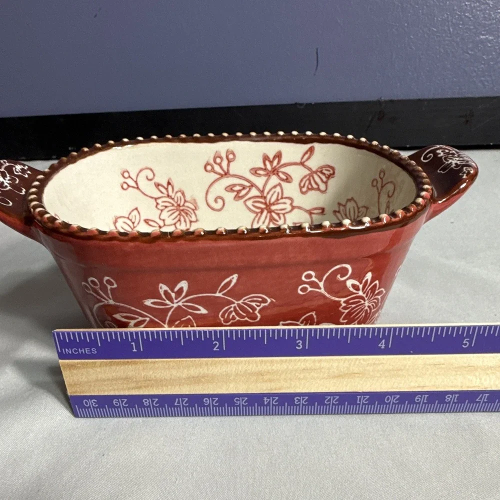 TEMPTATIONS Floral Lace 10 oz Ceramic Baking Dish w/Lid Cranberry/White